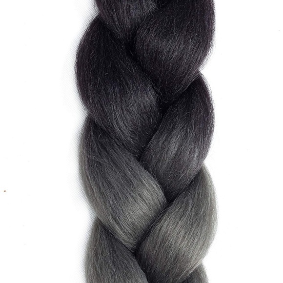 5 packs of Black Gray ombré braiding hair *NWT*
?